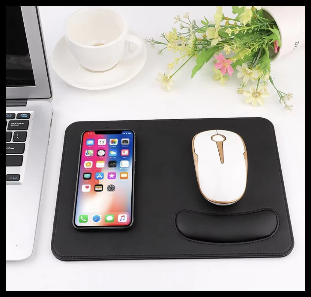 Custom Logo Wireless Charging Mouse Pad 15W Fast Wireless Charging Phone Charger Desk Office Mouse Mat Pad with Wrist Rest